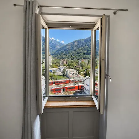 Albula Hotel *